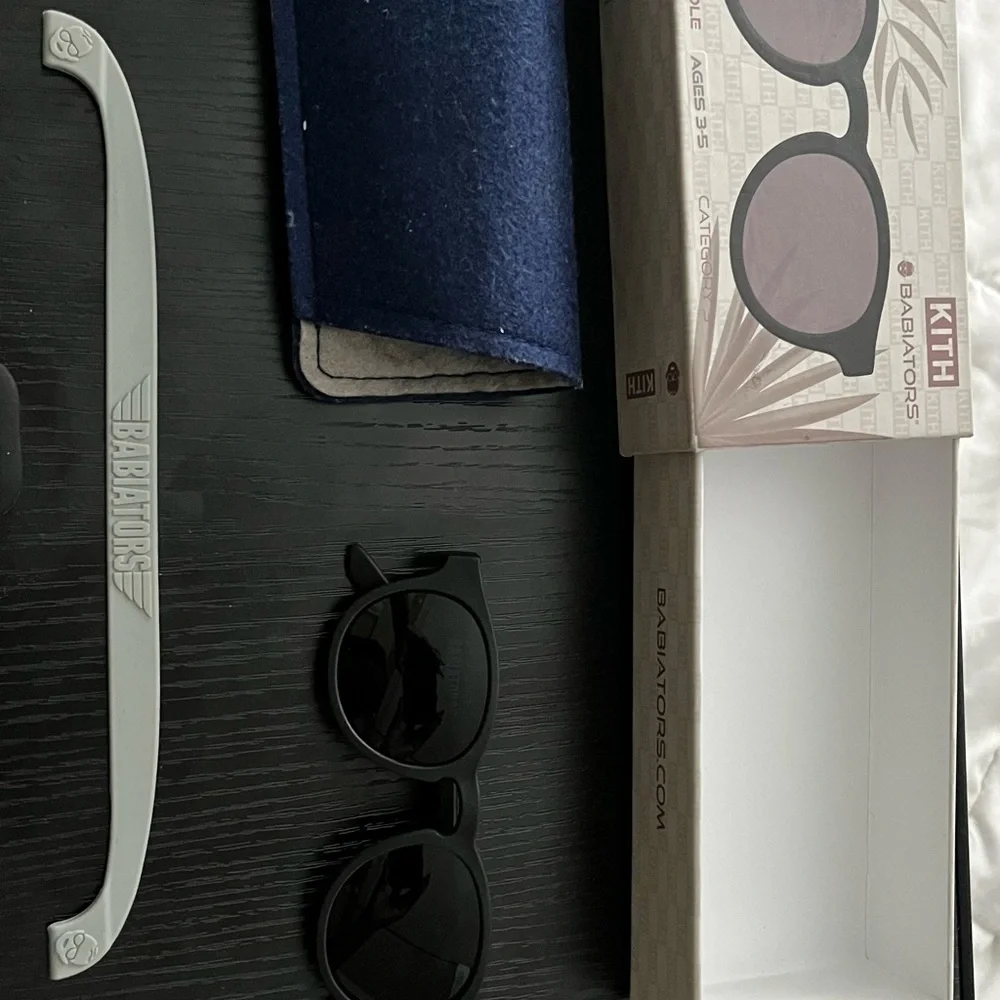 KITH Collaboration | Kids Polarized Sunglasses | Ages 3-5 | With Case - Picture 2 of 6